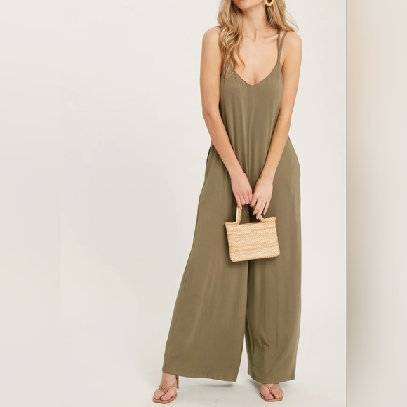 #01 FINAL PRICE 🛑L FABULOUS Criss-Cross Back Wide Leg Jumpsuit - Picture 12 of 16